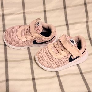 Nike Tanjun Toddler girl shoes